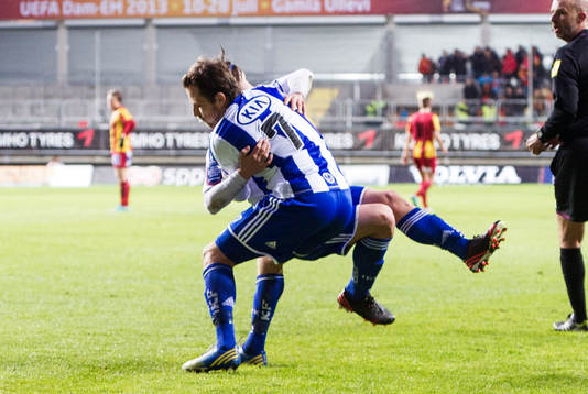 Tobias Hysén kastar omkull Nordin Gerzic, IFK Göteborg