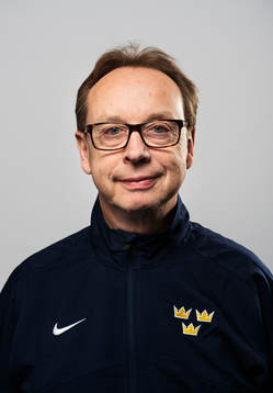 Inför VM i ishockey så poserar Pär Mårts,