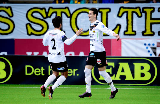 Mahmut Özen och Haris Radetinac i Mjällby jublar
