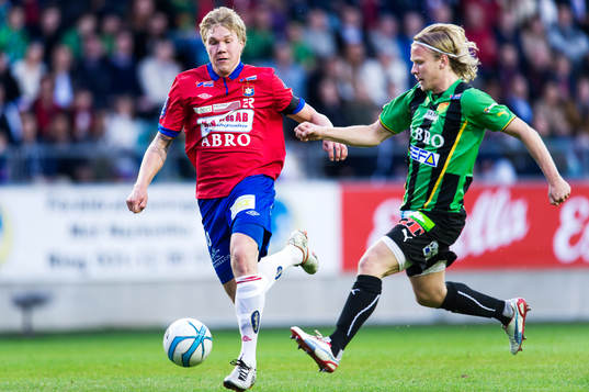 Oskar Wallén, Örgryte, jagas av Jesper Floren, Gais
