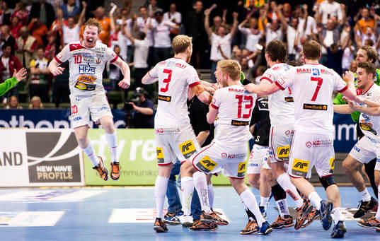 Magnus Persson, Drott, hoppar av glädje