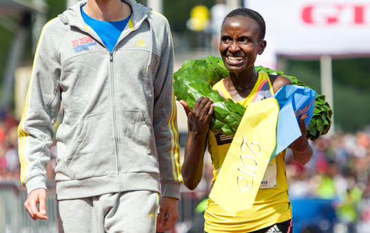Isabella Ochichi, Kenya, vinnare av Göteborgsvarvet