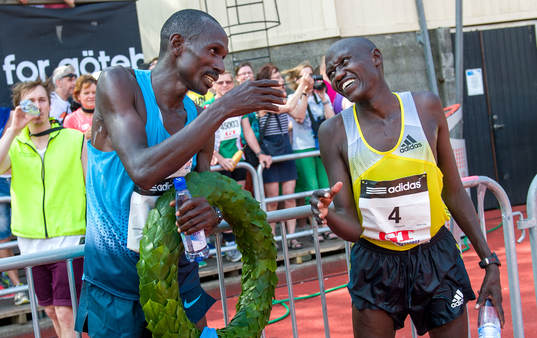 Vinnaren Jackson Kiprop, Uganda, och andrapristagaren Peter