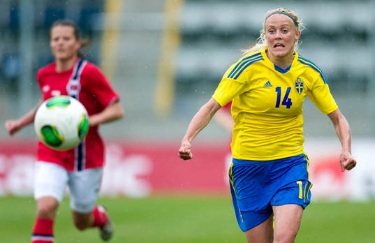 Josefine Öqvist, Sverige