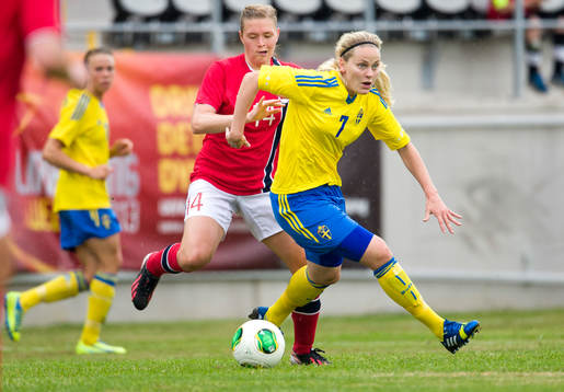 Lisa Dahlqvist, Sverige