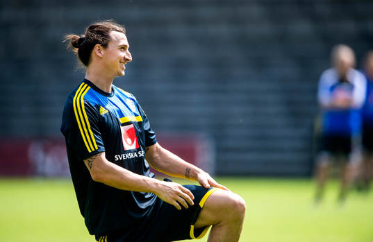 Träning på Söderstadion i Stockholm. En glad Zlatan