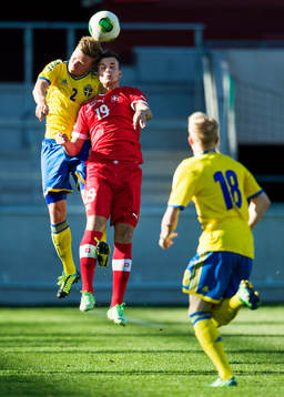 Mattias Johansson, Sverige, i nickduell med Stjepan Vuleta,
