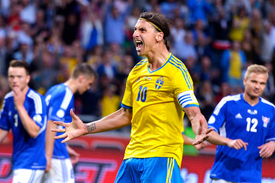 Sveriges Zlatan Ibrahimovic jublar