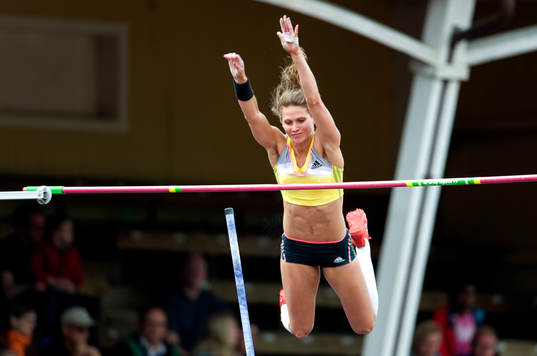 Malin Dahlström, Ullevi FK, klarar höjden i damernas