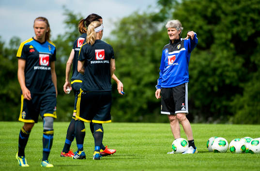 Det svenska damlandslaget tränar på Bosön. Pia Sundhage,