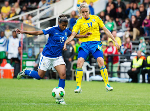 Brasiliens Fabiana Baiana och Sveriges Elin Magnusson i