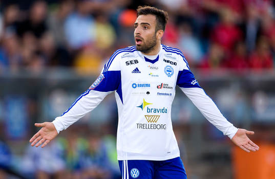 Värnamos Abdul Khalili slår ut med händerna