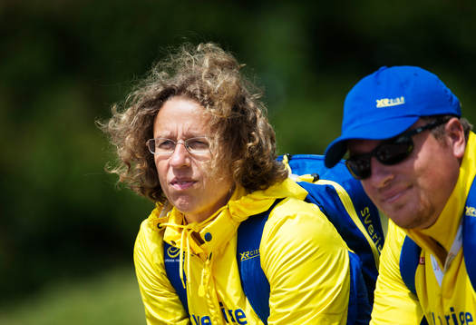 Sveriges förbundskapten Karin Torneklint (v) följer