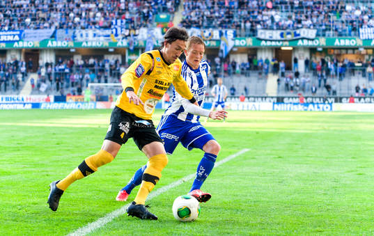 Närkamp Mjällbys Daniel Ivanovski och IFK Göteborgs Sam