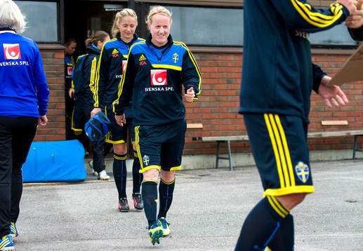 Sveriges Marie Hammarström (m) och Emmelie Konradsson (v)