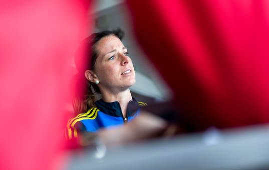 Sveriges Lotta Schelin blir intervjuad