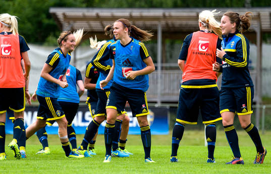 Sveriges Kosovare Asllani, Jessica Samuelsson och Antonia