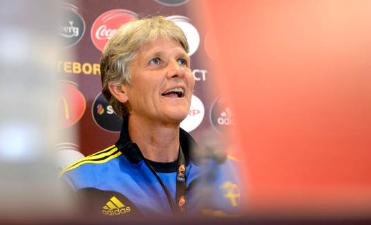 Sveriges förbundskapten Pia Sundhage svarar på frågor