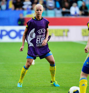 Sveriges Caroline Seger innan matchen mellan Sverige och