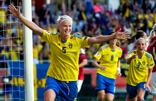 Sveriges Nilla Fischer jublar