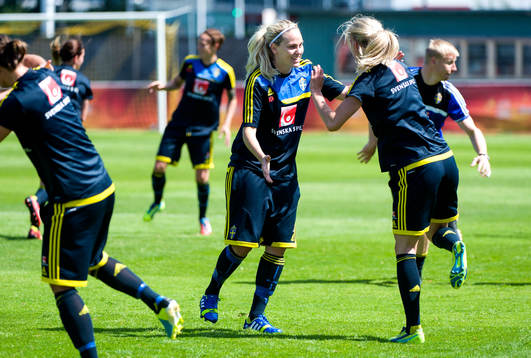 Sveriges Lisa Dahlkvist och Sofia Jakobsson gör en