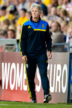 Sveriges förbundskapten Pia Sundhage i matchen mellan