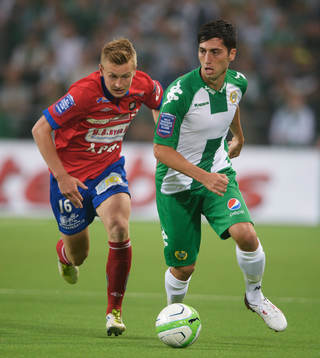 Örgrytes Sebastian Ohlsson och Hammarbys Nahir Besara