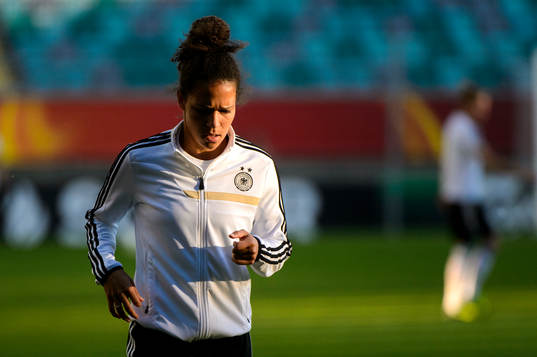 Tysklands Celia Okoyino da Mbabi
