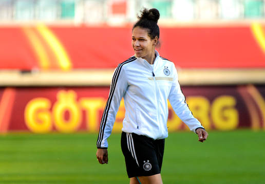 Tysklands Celia Okoyino da Mbabi