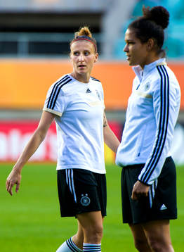 Tysklands Anja Mittag och Celia Okoyino da Mbabi