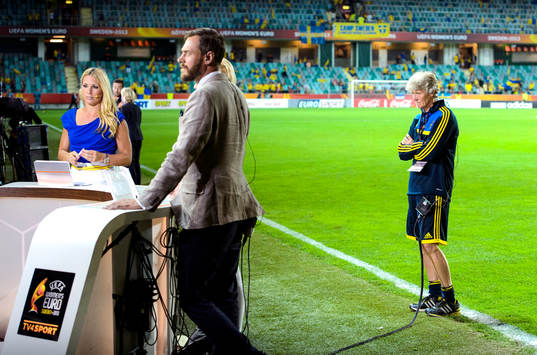 Sveriges förbundskapten Pia Sundhage väntar på att bli