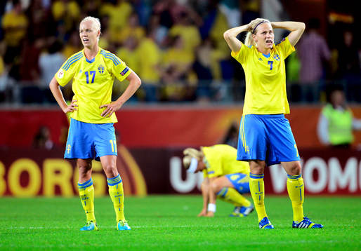 Sveriges Caroline Seger, Lisa Dahlkvist och Sara Thunebro