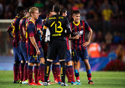 Barcelonas Neymar Jr (h) skrattar