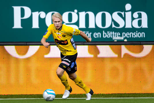 Elfsborgs Johan Larsson med bollen