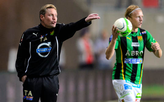Gais tränare Thomas Askebrand gestikulerar