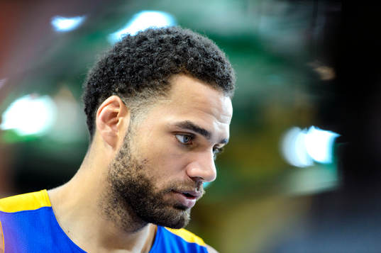 Sveriges Jeffery Taylor blir intervjuad