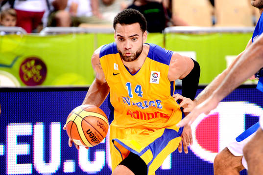 Sveriges Jeffery Taylor i matchen mellan Sverige och