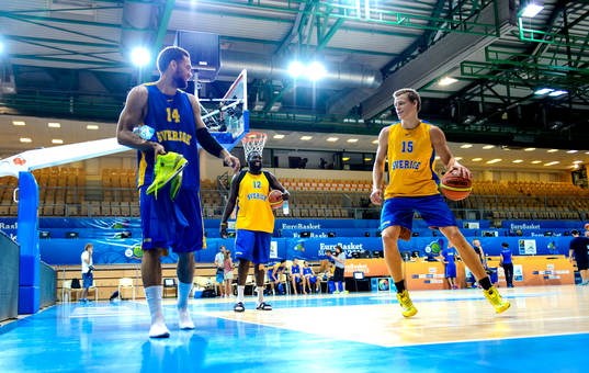 Sveriges Jeffery Taylor, Brice Massamba och Viktor