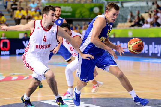 Rysslands Evgeny Valiev och Sveriges Viktor Gaddefors i