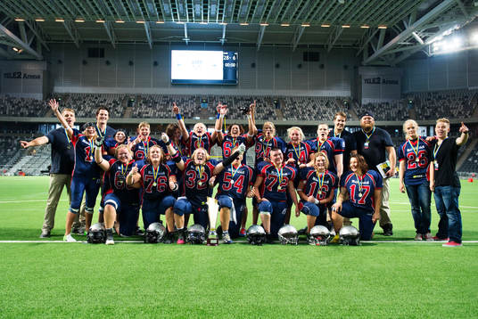 Spelarna i Stockholm Mean Machines jublar