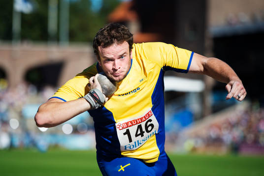 Sveriges Leif Arrhenius stöter kula