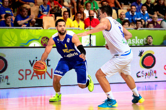 Sveriges Jeffery Taylor utmanar Italiens Alessandro Gentile