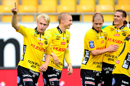 Elfsborgs Johan Larsson jublar
