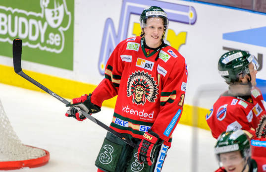 Frölundas John Klingberg ser glad ut