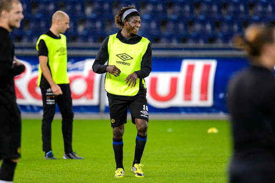Elfsborgs Mohamed Bangura ser glad ut