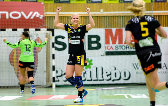 Sävehofs Jenny Alm jublar