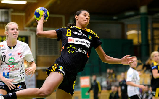 Sävehofs Jamina Roberts laddar för skott