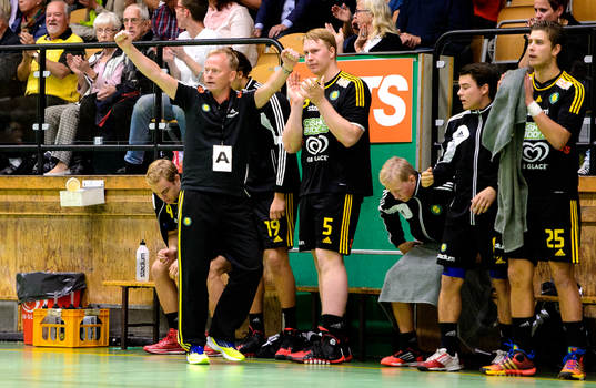 Sävehofs tränare Magnus Johansson jublar