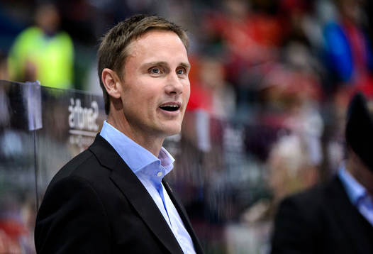 Frölundas tränare Roger Rönnberg ser glad ut