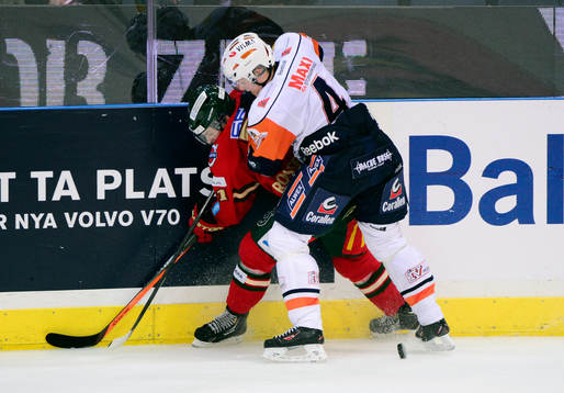 Frölundas Mats Rosseli Olsen och Växjös Niclas Lundgren